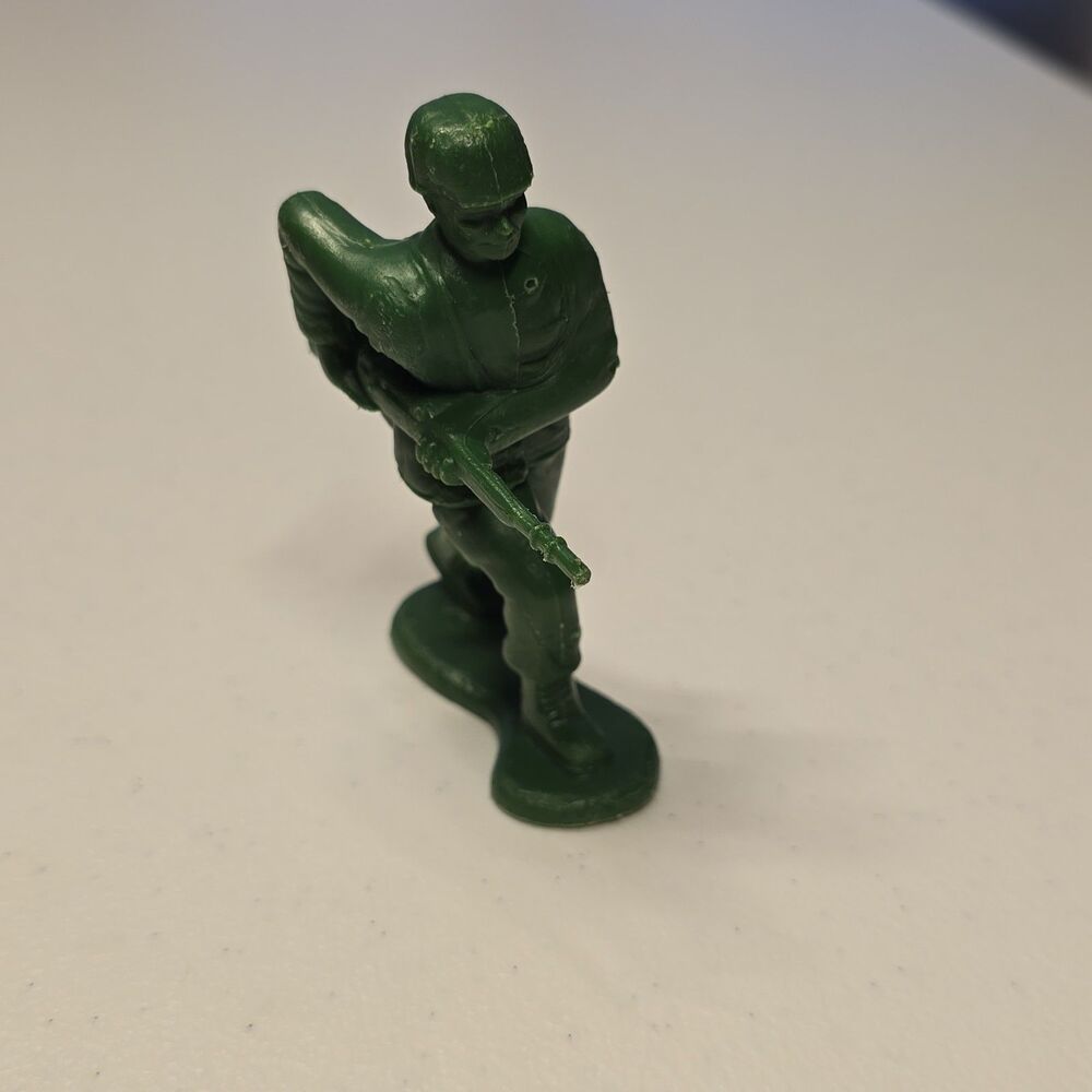 Greenbrier International, Green Army Men Plastic Figurine 5" Tall Single